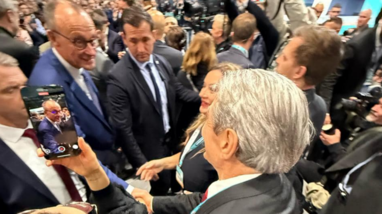 “Ogur i bardhë për fitoren e opozitës…” Berisha takon në Berlin kandidatin e CDU-së për kancelar