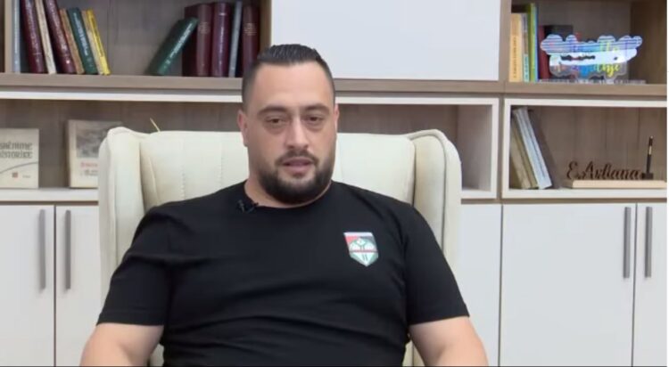 Elton Arbana i jep tenderin e “Katër Rrugëve” Nuri Ballës, 200 MLN lekë për poçat rrugës