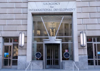 Ish-stafit të USAID-it në SHBA i jepet ultimatum: Për 15 minuta mblidhni sendet nga zyra…