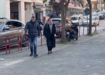 “Harabeli”/ Ajola Xoxa, bashkëshortja e Erion Veliajt paraqitet në SPAK