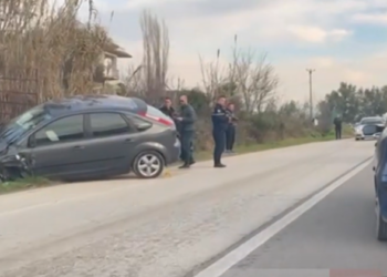 Aksident/ 3 makina përplasen me njëra-tjetrën në aksin Elbasan-Peqin