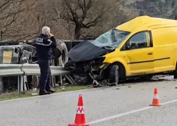 Aksident tragjik me dy viktima në kthesën e Viroit, kush është biznemeni që humbi jetën (Emri)