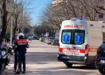 Gjendet i varur në banesë 52-vjeçari në Tiranë