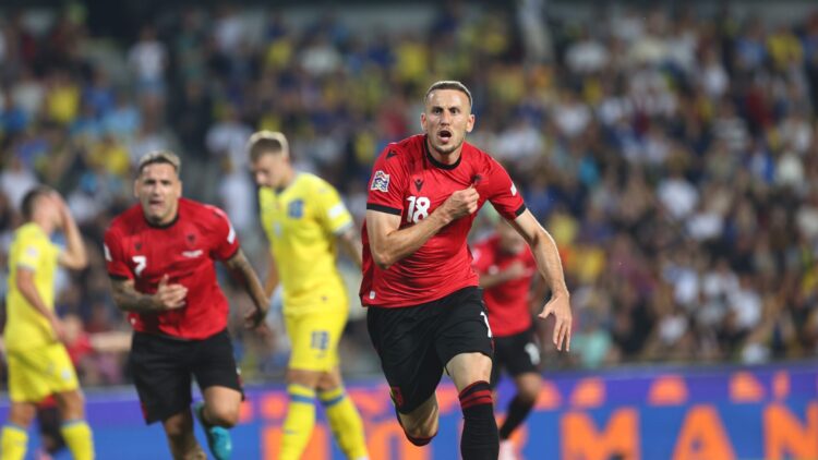 U dëmtua në sfidën me Juventusin, trajneri Silvinjo takon Ardian Ismajlin