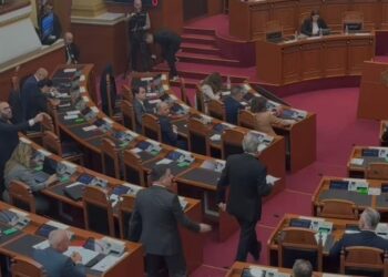 Debati/ Bardhi – Gogut : Me firmën tende i ke dhënë lekë OJF-ve te Ajolës