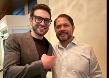 E nominuara e Trump për drejtimin e VOA publikon foton e Soros me narko-trafikantë: Dyshja tashmë në telashe serioze