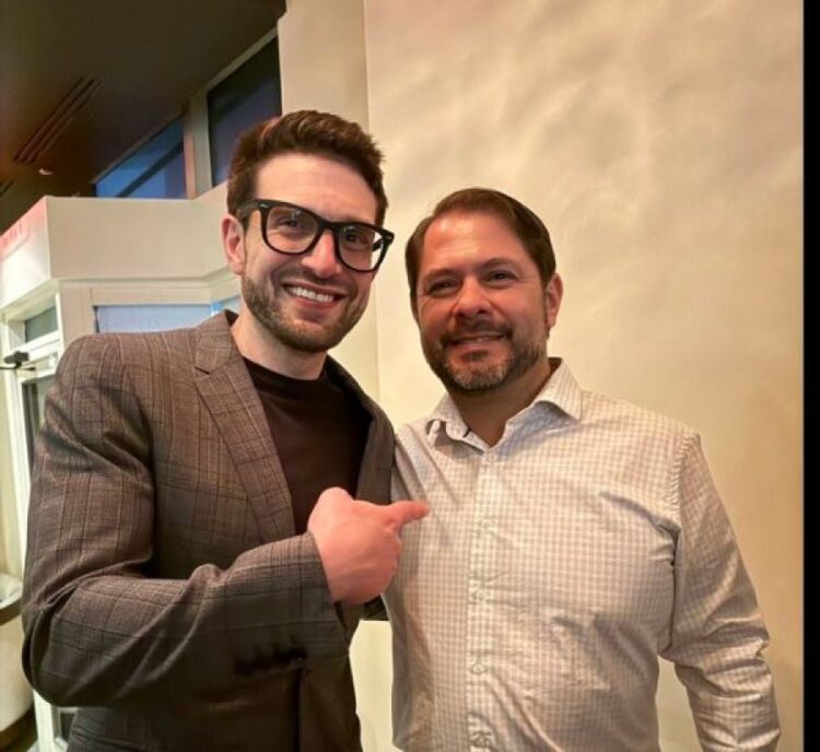 E nominuara e Trump për drejtimin e VOA publikon foton e Soros me narko-trafikantë: Dyshja tashmë në telashe serioze