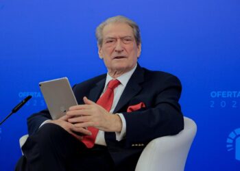 Berisha: Njerëz të pangopur, vetëm Lubi Balluku gëlltiti 12 miliardë euro pa përfunduar një rrugë