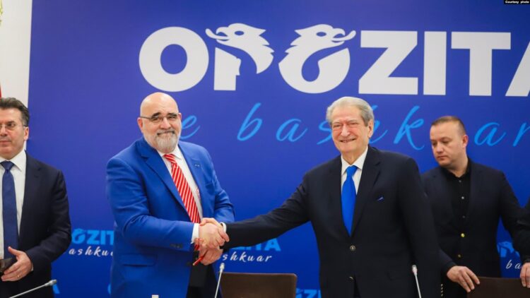 VOA: Bashkëdrejtuesi i fushatës së presidentit Trump do të udhëheqë fushatën e Berishës