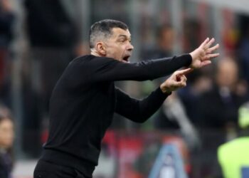 “Ende e kam valixhen në makinë”, Conceicao flet me shaka për thashethemet e shkarkimit