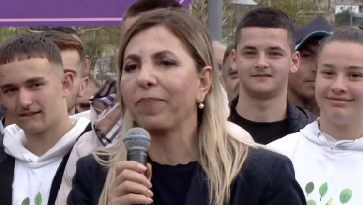 Pas Erionit, edhe kryebashkiakja e Bulqizës i shpall vartësit të pastrehë për t’iu dhënë shtëpi