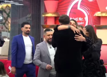 Brohorima dhe vështrime të shtrembëra, si u prit rikthimi i Gertës nga banorët?