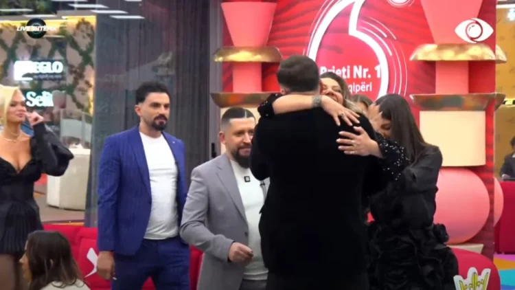 Brohorima dhe vështrime të shtrembëra, si u prit rikthimi i Gertës nga banorët?