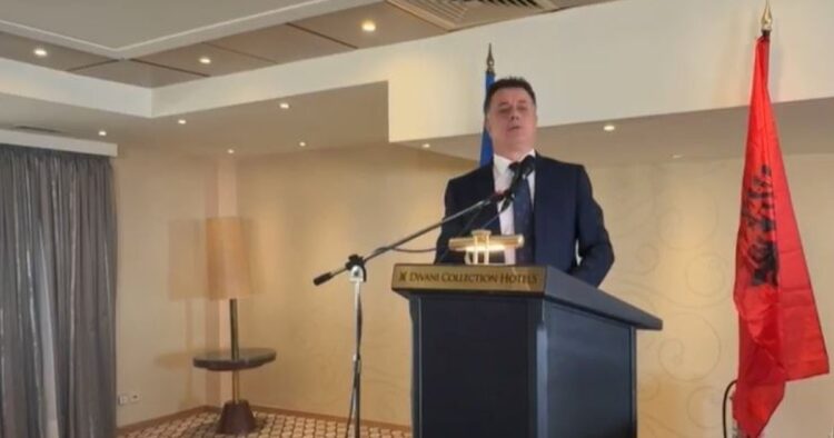 Noka në Athinë: Të shpëtojmë vendin, 5 vite pa taksa për emigrantët që do  investojnë në Shqipëri