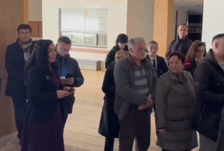 Presidentja Osmani pret në radhë për të votuar: Shpresoj që e mbara t’i prijë Kosovës