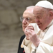 Papa Françesku shtrohet në spital