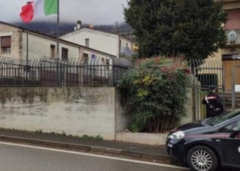 E pëson shqiptari në Itali! Gruaja e denoncoi për dhunë, policia i gjen në banesë kokainë dhe mijëra euro
