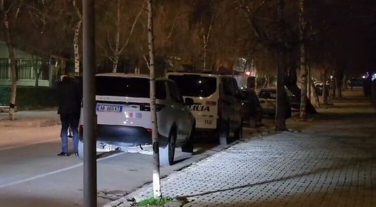 U godit me thikë në qafë, identifikohet dhe shpallet në kërkim autori i plagosjes së 26-vjeçarit në Korçë