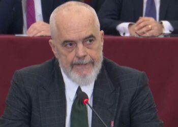 “E mori vesh nga disa gazetarë special”/ Rama: Bushka u përfshi në dosjen e Veliajt pa u pyetur për versionin e saj