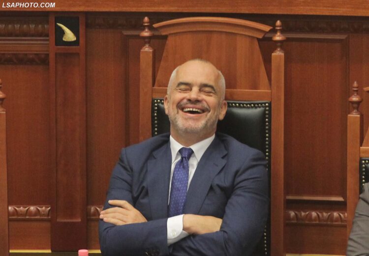  Iluzionet e qeverisë me pagat/  Raporti ndërkombëtar tregon se si kjo gënjeshtër shfarosi trurin e vendit