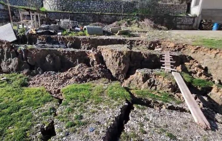 Rrëshqitja e dherave rrezikon banesat në Porto Romano, banorët të shqetësuar