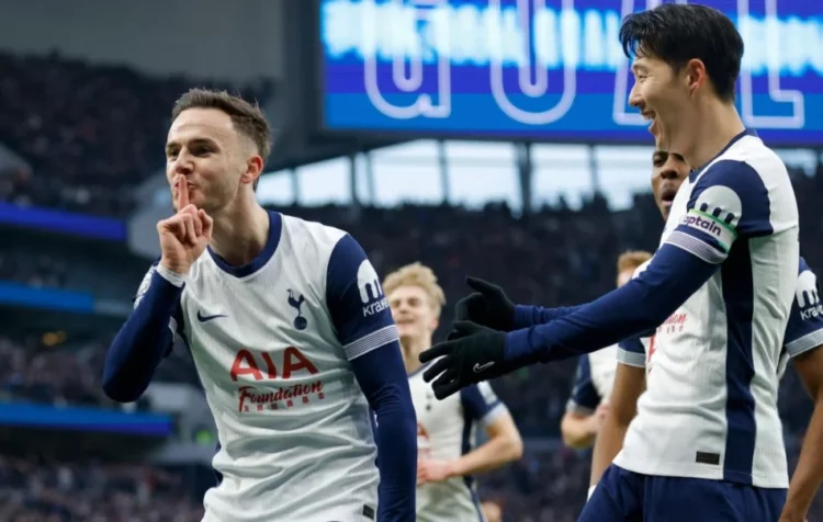 Tottenham “fundos” Manchester United, Amorim habit me vendimin e tij gjatë ndeshjes (video)