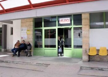E rëndë në Korçë/ 60-vjeçari i dehur kalon natën jashtë, humb jetën në spital