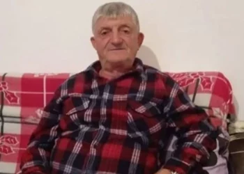 “Kur goditi edhe vajzën m’u errësuan sytë…”, dëshmia e babait që vrau djalin në Tiranë