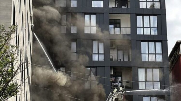 Pallatet shumëkatësh në Tiranë pa sistem antizjarr/ Miratimi i kodit kundër zjarrit, emergjencë