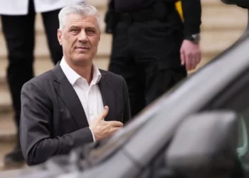 Turpi i Gjykatës së Hagës! Lejon Hashim Thaçin të shkojë në Kosovë disa ditë pas ceremonisë mortore të babait