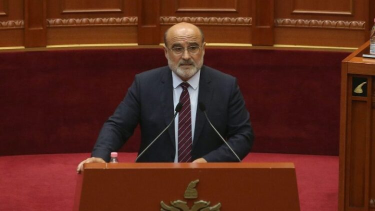 PD kërkesë Kushtetueses: Detyroni Kuvendin për konstatimin e papajtueshmërisë së mandatit të Vullnet Sinajt