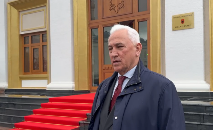 Mbeti jashtë listës, Nasip Naço: Falenderoj zotin Rama, në shtator bëhem avokat