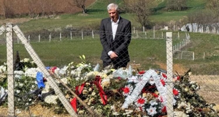 Detaje nga vizita e Thaçit në Kosovë, telefonata dhe takime me familjarët