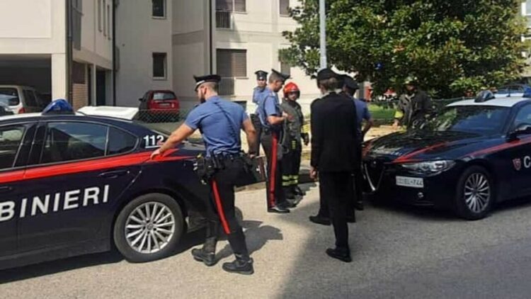 Nuk pranojnë orientimin seksual të vajzës së tyre, arrestohen prindërit e 19-vjeçares italiane