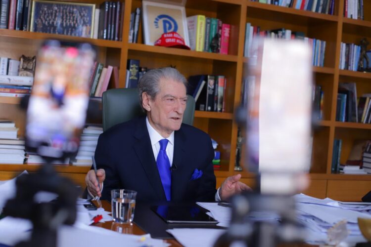 Rikthimi i rinisë në Shqipëri/ Berisha: Strehim dhe garanci për punësimin e tyre