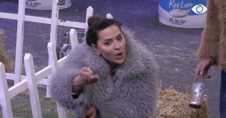 “Pyet mirë përjashta se kush jam unë”/Rozana nxehet keq me Jozin