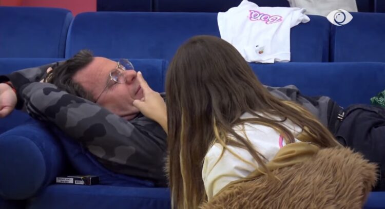 “Çfarë më ke ti mua?”/Valbona dhe Laerti flirtojnë me njëri-tjetrin