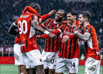 Tifozët e Milan-it janë të lodhur me mesfushorin e transferuar verën e kaluar, kërkojnë shitjen e tij