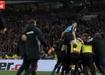 Leverkusen fiton me një përmbysje spektakolare në minutat e fundit ndaj Stuttgart (video)