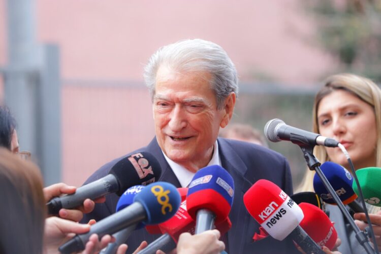 Përgjimet e Veliajt/ Berisha: Redaktori është Rama! Natën i ndërsen kundër Skapit, ditën i mbron