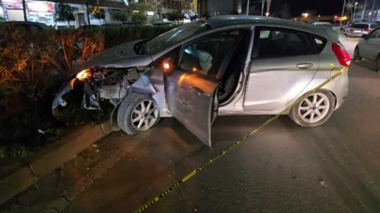 Aksident zinxhir në Vlorë/ Mjeti nuk i ndalon policisë, përplaset me disa makina të tjera