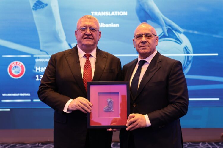 Presidenti i FSHF-së, Armand Duka merr pjesë në mbledhjen e Komitetit HatTrick të UEFA-s në Prishtinë