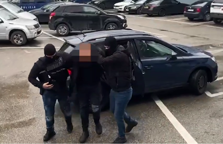 I dënuar për kanosje dhe zhvatje në Itali, arrestohet 45-vjeçari nga Tirana (Emri)