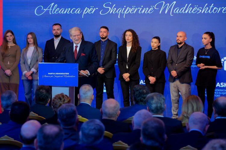 Prezantohet Koalicioni opozitar “Aleanca për Shqipërinë Madhështore”, Berisha: Më i fuqishmi në 32 vite, si do ta ndryshojmë vendin
