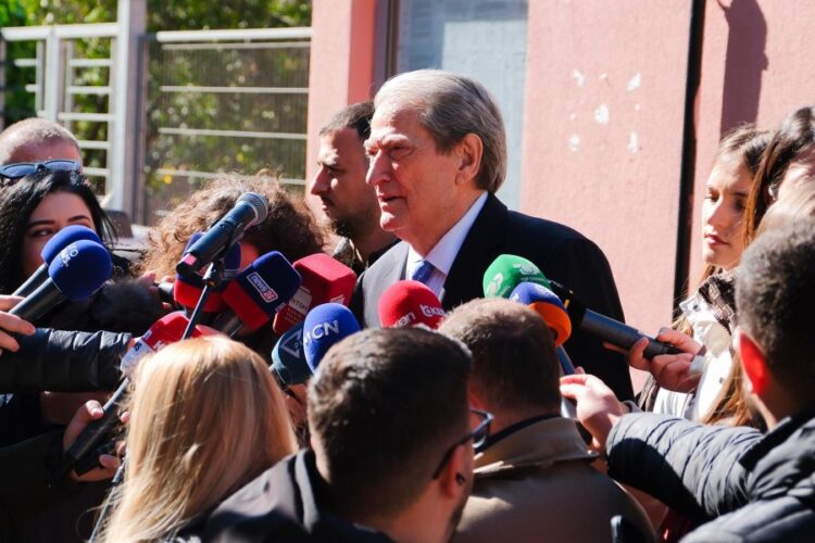 Zbardhet mesazhi që Sali Berisha la në SPAK: Paterica e pushtetit…