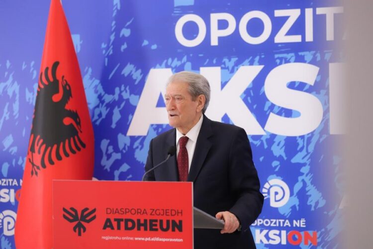 “Rama ndërron fetë sa herë martohet”, Berisha: Po fyen Kuranin me krijimin e Shtetit Islamik Bektashi