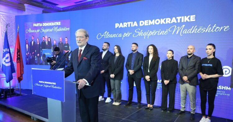 Shorti për zgjedhjet e 11 majit/ Koalicioni i Berishës “Shqipëria Madhështore“ renditet i pari në fletëvotim