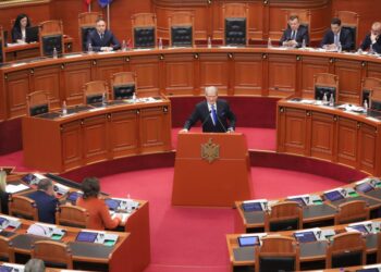 Berisha thirrje Ramës: Eja përballu në Kuvend, mos më lër këtë papagallin të flasë nga mbrapa