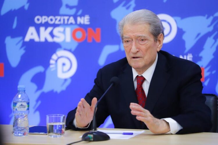 Rama ftoi Dash Sulën t’i bashkohet PS-së/ Berisha: E ka vendin në PD, gaboi që shkoi te Lapaj…