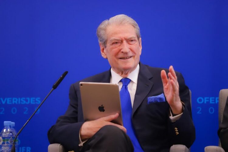 “Hajdutë të babëzitur!” Berisha: 12 miliardë euro dha Rama me letra për infrastrukturën, investimet nuk kapin as 1 miliard